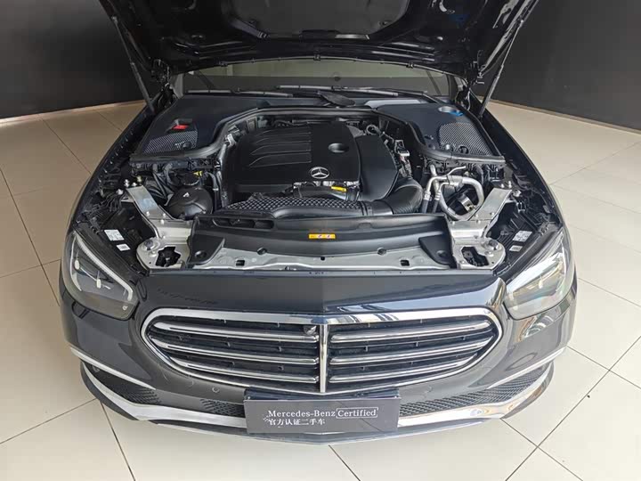 Фото 9 - Mercedes-Benz E-Class