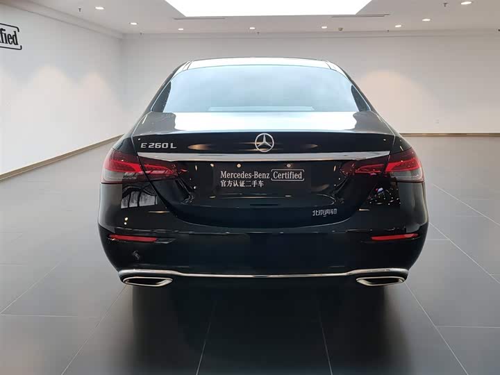 Фото 4 - Mercedes-Benz E-Class