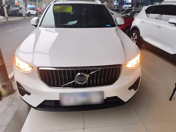 Фото 3 - Volvo XC40