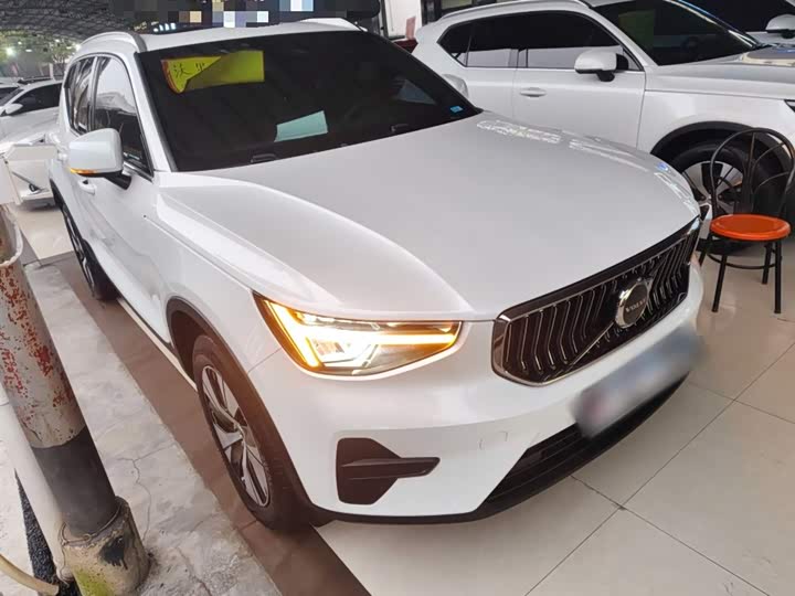Фото 4 - Volvo XC40