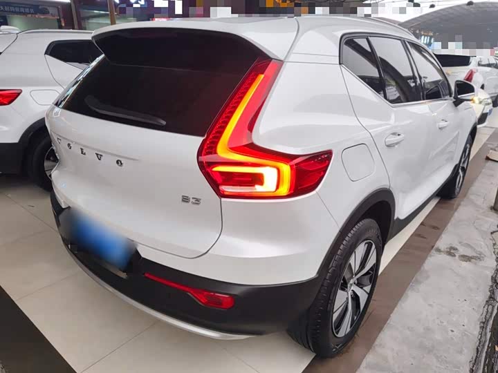 Фото 7 - Volvo XC40
