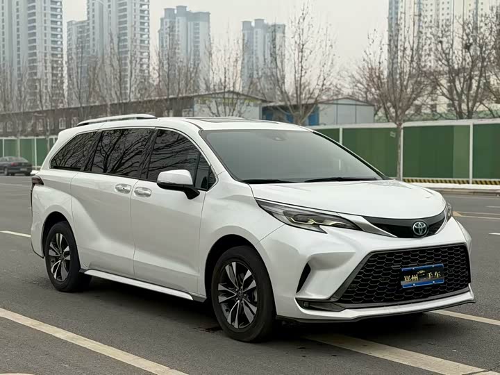 Фото 3 - Toyota Granvia