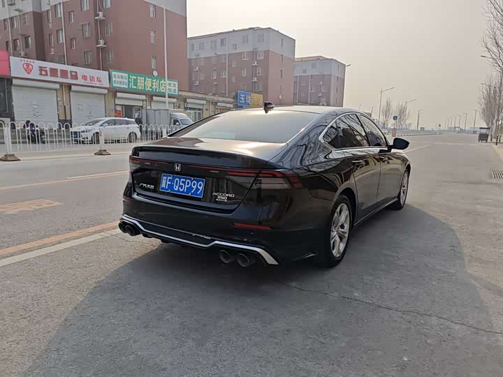 Фото 4 - Honda Accord