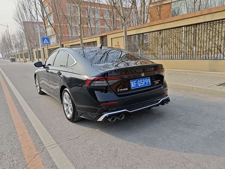 Фото 6 - Honda Accord