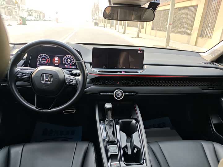 Фото 8 - Honda Accord