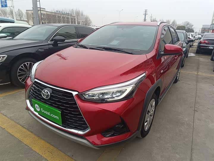 Фото 2 - Toyota Yaris L Hatchback