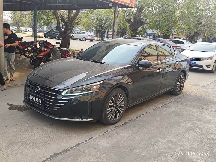 Фото 1 - Nissan Teana