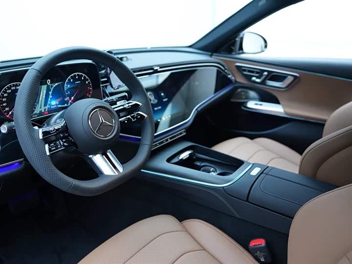 Фото 8 - Mercedes-Benz E-Class