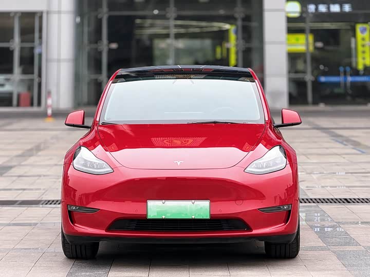 Фото 2 - Tesla Model Y