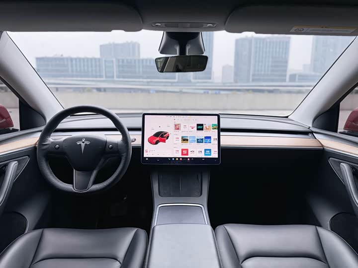 Фото 8 - Tesla Model Y