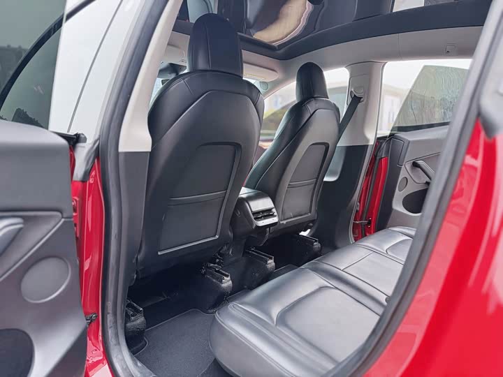 Фото 9 - Tesla Model Y