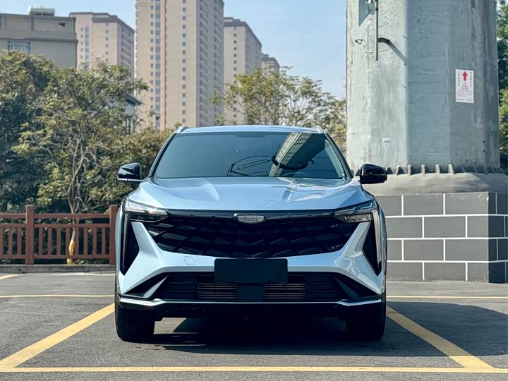 Фото 2 - Geely Atlas