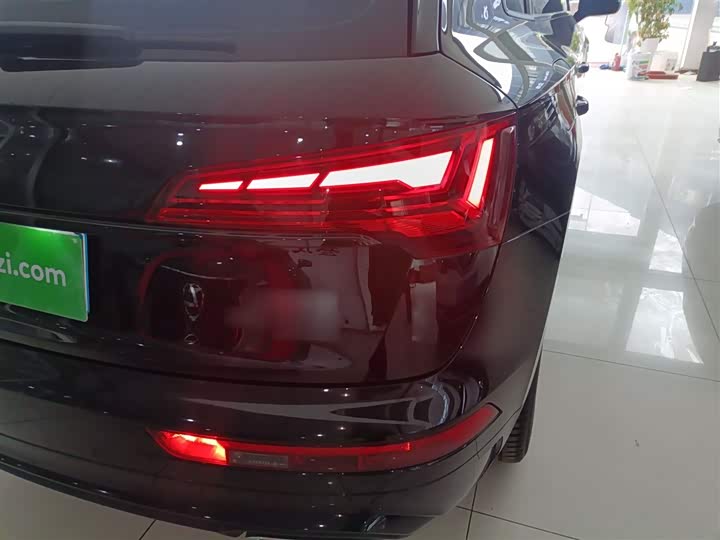 Фото 8 - Audi Q5L