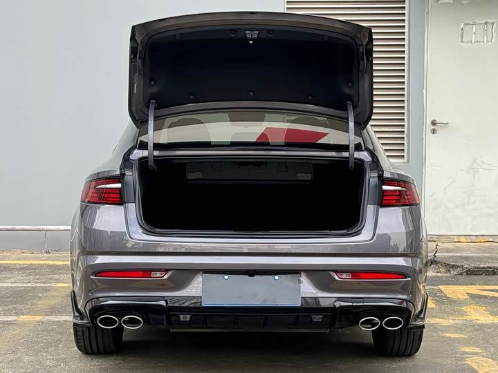 Фото 9 - Geely Preface