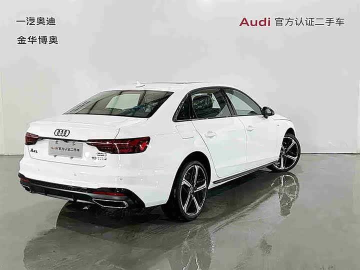 Фото 4 - Audi A4L