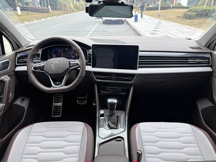 Фото 5 - Volkswagen Tiguan L Pro