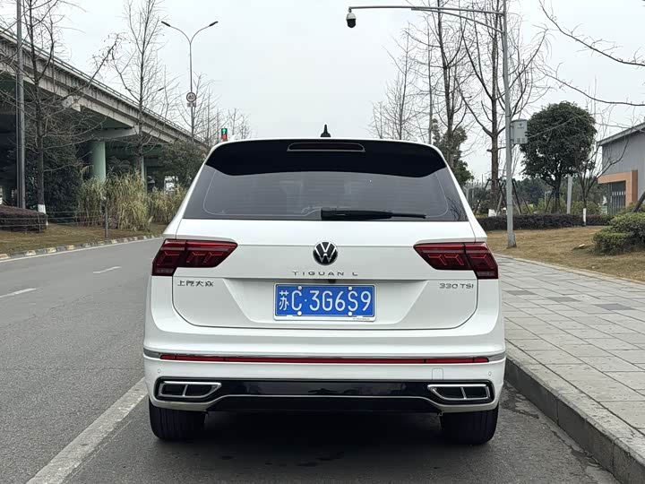 Фото 8 - Volkswagen Tiguan L Pro