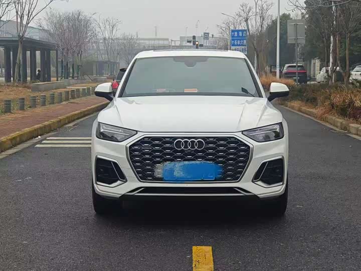 Фото 2 - Audi Q5L Sportback