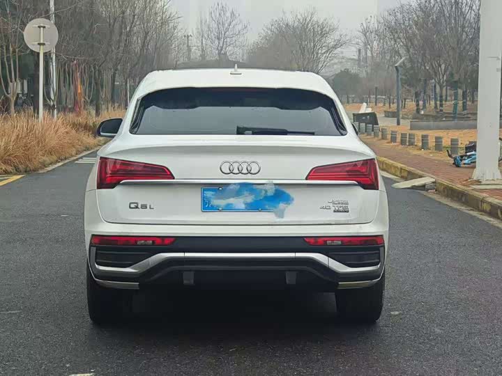 Фото 8 - Audi Q5L Sportback