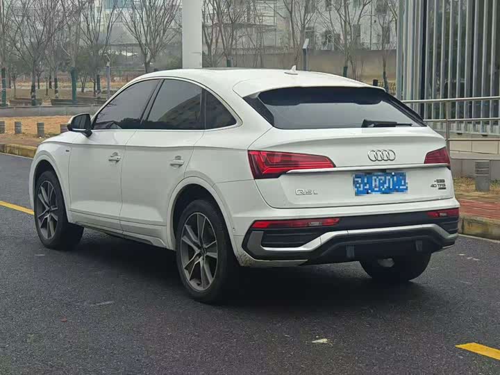 Фото 9 - Audi Q5L Sportback