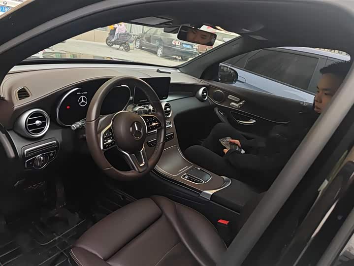 Фото 9 - Mercedes-Benz GLC-Class