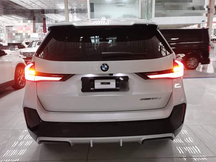 Фото 6 - BMW X1
