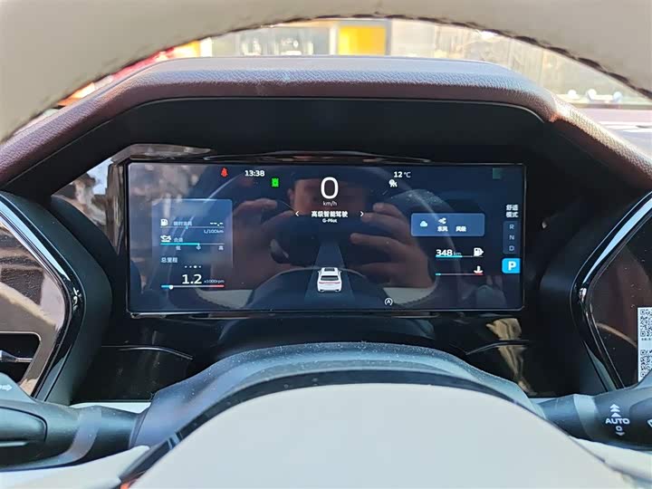 Фото 4 - Geely Monjaro