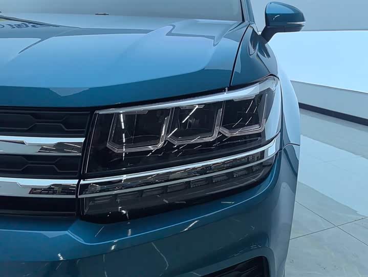 Фото 5 - Volkswagen Tharu