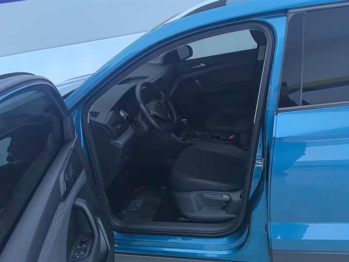 Фото 9 - Volkswagen Tharu