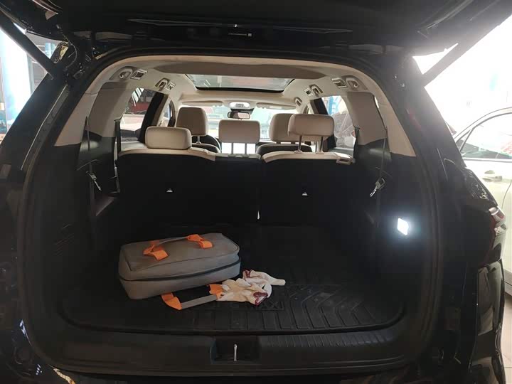 Фото 9 - BYD Song Max Hybrid