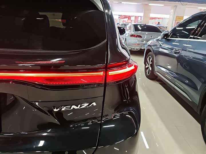 Фото 8 - Toyota Venza