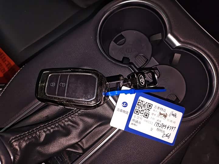 Фото 9 - Toyota Venza