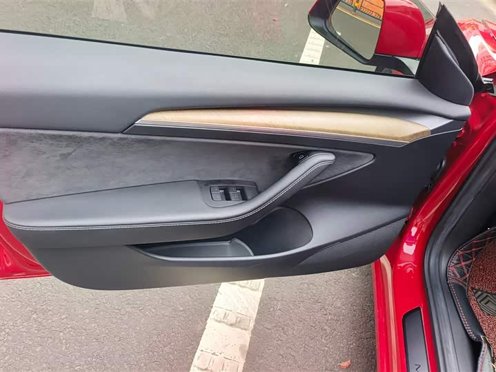 Фото 7 - Tesla Model 3