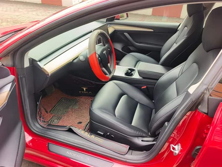 Фото 9 - Tesla Model 3