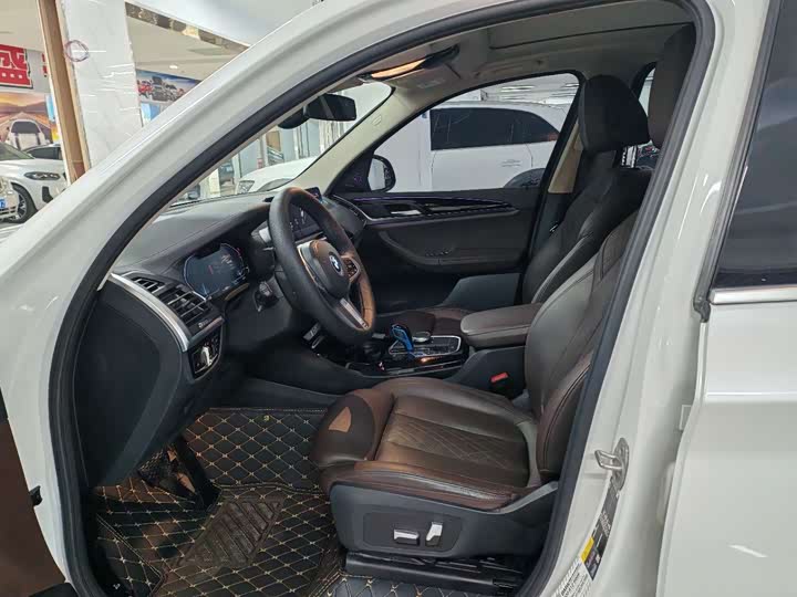 Фото 6 - BMW iX3