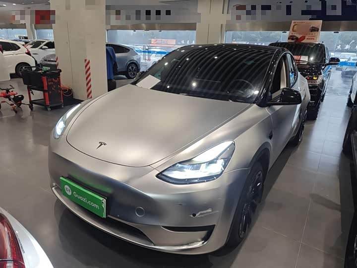 Фото 1 - Tesla Model Y