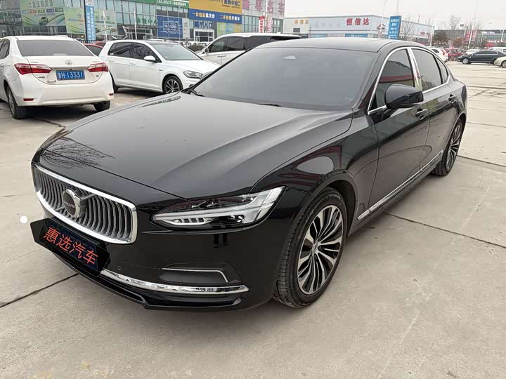 Фото 1 - Volvo S90