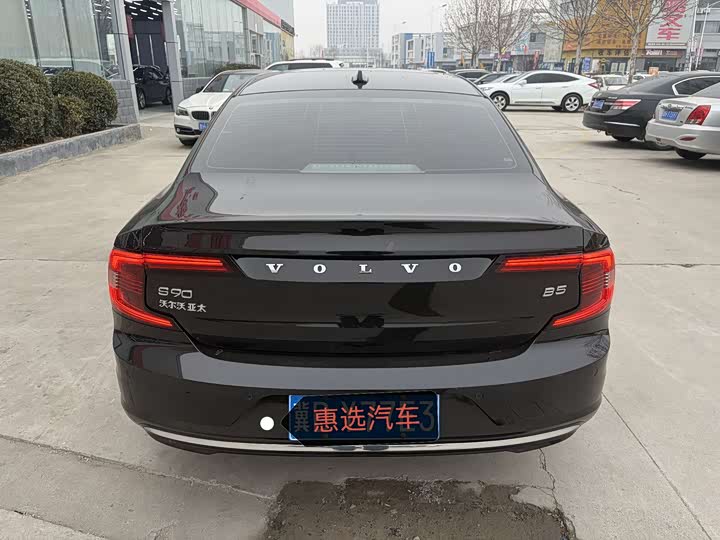 Фото 8 - Volvo S90