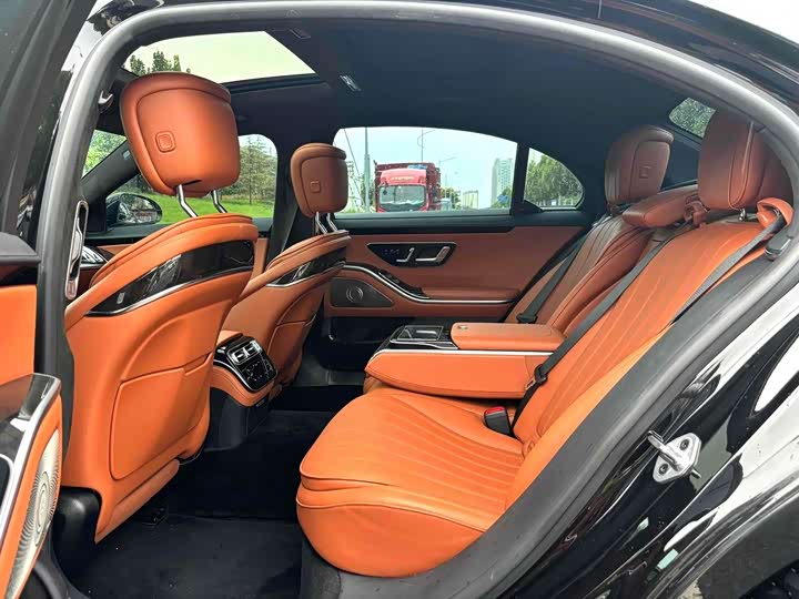 Фото 6 - Mercedes-Benz S-Class