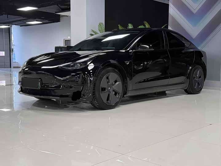 Фото 1 - Tesla Model 3