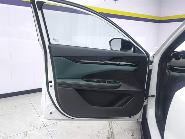 Фото 7 - Changan UNI-V Hybrid