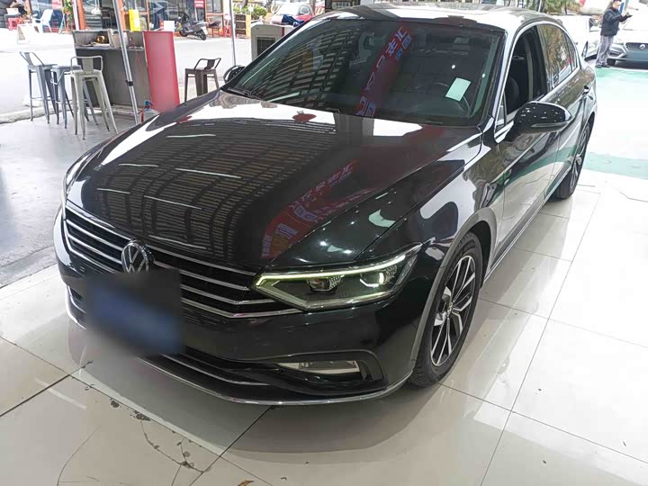 Фото 1 - Volkswagen Magotan