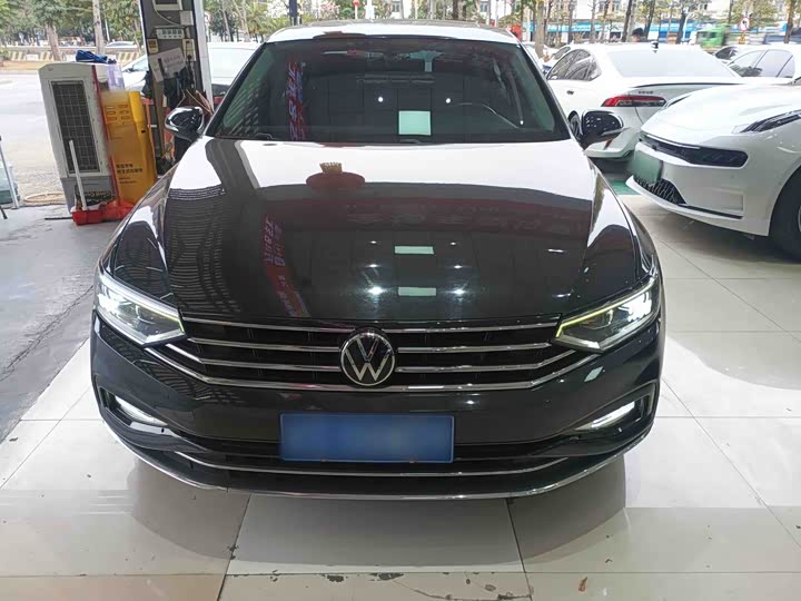 Фото 2 - Volkswagen Magotan