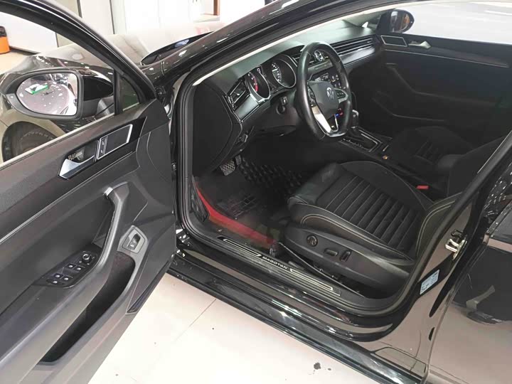 Фото 7 - Volkswagen Magotan