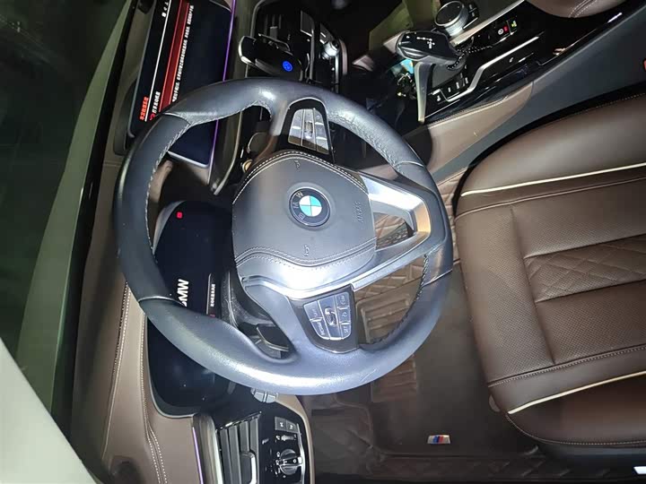 Фото 3 - BMW 5 Series