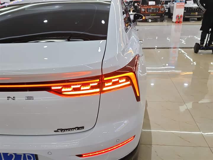 Фото 8 - Bestune B70