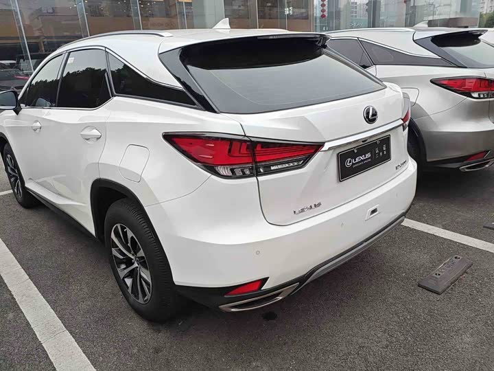Фото 3 - Lexus RX