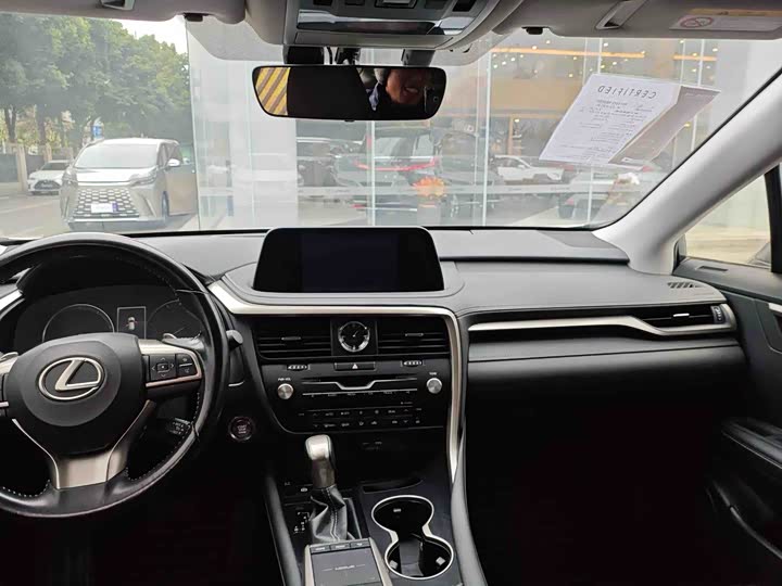 Фото 9 - Lexus RX