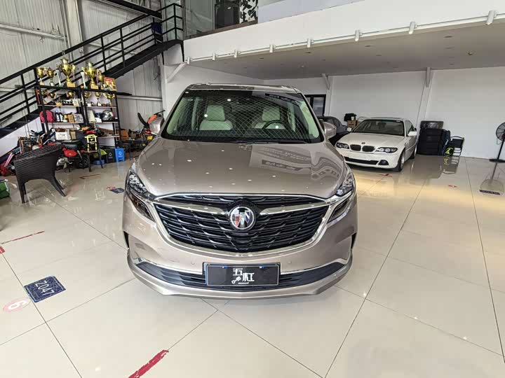 Фото 2 - Buick GL8 ES