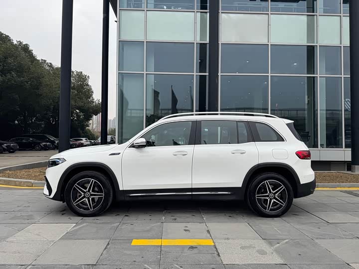 Фото 5 - Mercedes-Benz EQB